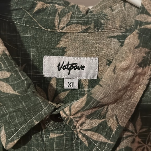 Vatpave Men's Hawaiian Short Sleeve Button Down XL Shirt with Pocket - Picture 2 of 11